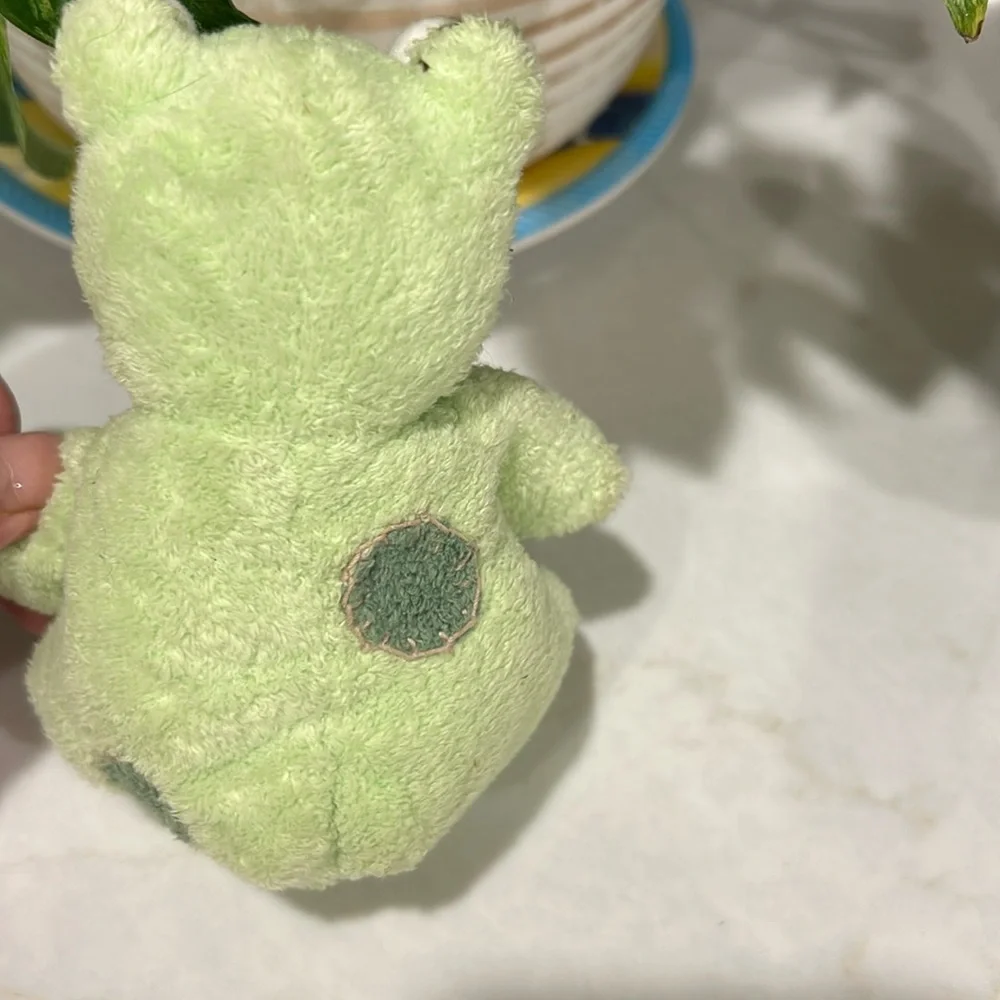 Pottery Barn‎ Kids 2 plush Stuffed Animals 7in Frog and Elephant like new